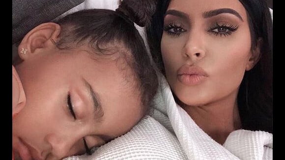 Kim Kardashian partage sa passion pour la mode avec ses filles