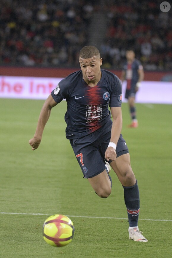 Kylian Mbappé lors du match de Ligue 1 "PSG - ASM (3-1)" au Parc des Princes à Paris, le 21 avril 2019. © Giancarlo Gorassini/Bestimage
