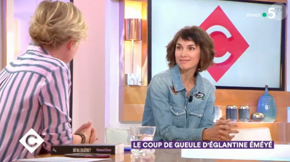 Eglantine Emeyé face à Anne-Elisabeth Lemoine dans "C à vous", France 5, 7 mai 2019