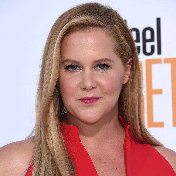 Info - Amy Schumer est maman pour la première fois d'un petit garçon - Amy Schumer à la première de 'I Feel Pretty' au théâtre Westwood Village à Los Angeles, le 17 avril 2018 © Chris Delmas/Bestimage
