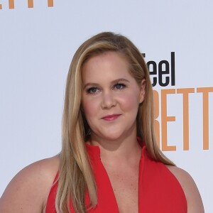 Info - Amy Schumer est maman pour la première fois d'un petit garçon - Amy Schumer à la première de 'I Feel Pretty' au théâtre Westwood Village à Los Angeles, le 17 avril 2018 © Chris Delmas/Bestimage