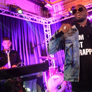 Dadju (Dadju Djuna Nsungula) lors de la soirée de lancement de la collection capsule "I'm not a rapper" de la marque Elevenparis (Eleven Paris) à Paris, France, le 11 avril 2019. © Veeren/Bestimage