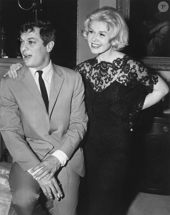 Tony Curtis  et Doris Day sur le tournage de Midnight Lace en 1960.