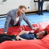 Le prince Harry, duc de Sussex, visite un centre pour personnes handicapées "OXSRAD" à Oxford le14 mai 2019.