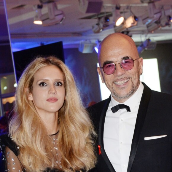 Pascal Obispo et sa femme Julie Hantson à la 17ème édition du "Dîner de la mode du Sidaction" au Pavillon d'Armenonville à Paris, France, le 24 janvier 2019. Depuis 2003, ce dîner permet de montrer l'engagement indéfectible du monde de la mode en faveur de la lutte contre le sida. © Rachid Bellak/Bestimage