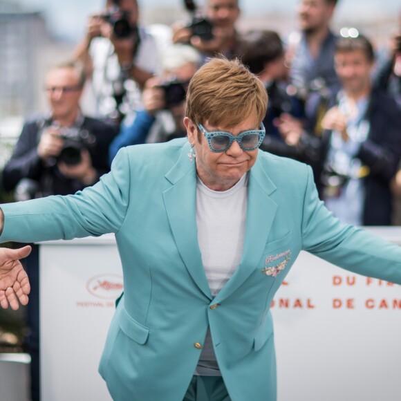 Elton John lors du photocall du film Rocketman (Hors compétition) lors du 72ème Festival International du film de Cannes. Le 16 mai 2019 © Jacovides-Moreau / Bestimage