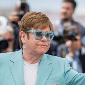 Elton John lors du photocall du film Rocketman (Hors compétition) lors du 72ème Festival International du film de Cannes. Le 16 mai 2019 © Jacovides-Moreau / Bestimage