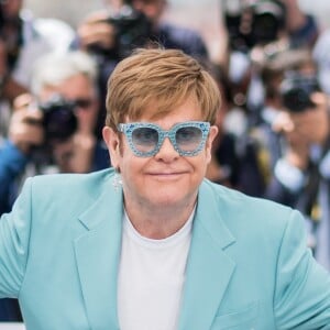 Elton John lors du photocall du film Rocketman (Hors compétition) lors du 72ème Festival International du film de Cannes. Le 16 mai 2019 © Jacovides-Moreau / Bestimage