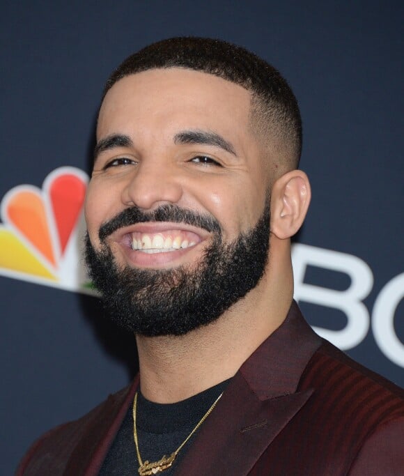 Drake dans la press room des "2019 Billboards Music Awards" au MGM Grand Garden Arena à Las Vegas, le 1er mai 2019.  Celebrities in the press room at "2019 Billboards Music Awards" in MGM Grand Garden Arena. Las Vegas, May 1st, 2019.01/05/2019 - Las Vegas
