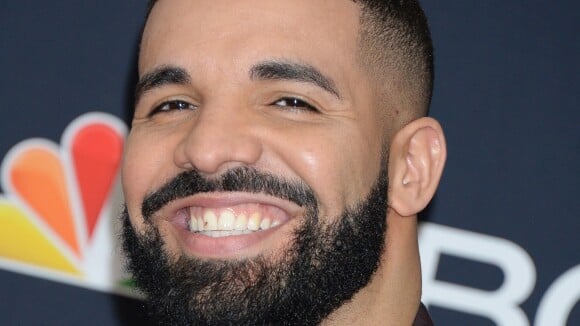 Drake accusé d'avoir fait de la chirurgie esthétique : il répond aux rumeurs