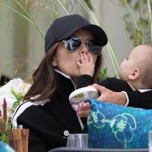 Eva Longoria et son fils Santiago lors du 72ème Festival International du Film de Cannes le 17 mai 2019.