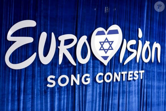 Le vainqueur de français de destination Eurovision 2019 Bilal Hassani chante en finale de la sélection nationale ukrainienne pour l'Eurovision 2019, à Kiev, Ukraine, le 25 février 2019.