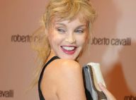 Cette chipie d'Arielle Dombasle tâcle Nicolas Sarkozy et Carla Bruni... et ça balance ! Regardez !