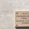Plaque en hommage à Charles Aznavour - La mairie de Paris dévoile une plaque en l'honneur de Charles Aznavour au 36 rue Monsieur le Prince (6e), où l'artiste a grandi. Paris le 21 Mai 2019