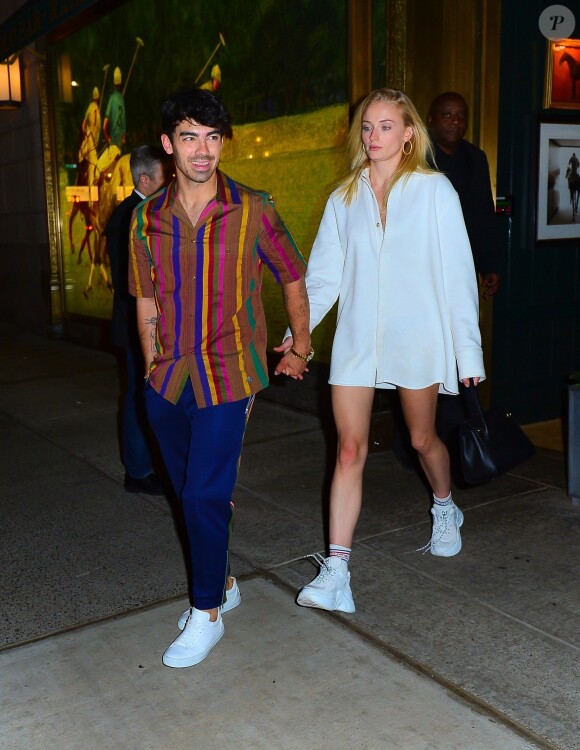 Les jeunes mariés Joe Jonas et Sophie Turner ont passés la soirée avec N. Jonas et P. Chopra à New York, le 10 mai 2019.