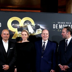 Exclusif - La princesse Charlène de Monaco et le prince Albert II de Monaco entourés de l'équipe du film - Avant-première du documentaire "Grand Prix de Monaco : la légende" à Monaco le 22 mai 2019. © Jean-François Ottonello/Nice-Matin/Bestimage