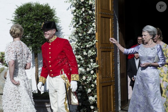 La princesse Alexandra de Sayn-Wittgenstein-Berleburg avec le comte danois Michael Preben Ahlefeldt-Laurvig-Bille, la princesse Benedikte de Danemark - Mariage de la princesse Alexandra de Sayn-Wittgenstein-Berleburg avec le comte danois Michael Preben Ahlefeldt-Laurvig-Bille à Svendborg au Danemark le 18 mai 2019.