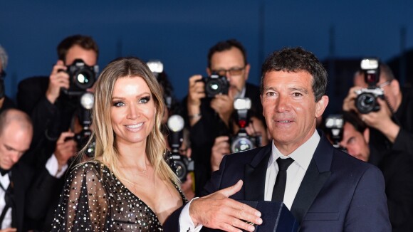 Antonio Banderas : Glorieux avec Nicole, très sexy tout en transparence à Cannes