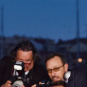 Antonio Banderas (Prix d'interprétation masculine pour "Douleur et Gloire) et sa compagne Nicole Kimpel - Photocall de la remise des palmes lors de la cérémonie de clôture du 72ème Festival International du Film de Cannes. Le 25 mai 2019. © Giancarlo Gorassini / Bestimage