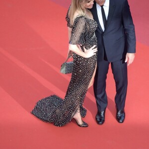 Nicole Kimpel et son compagnon Antonio Banderas lors de la montée des marches de la cérémonie de clôture du 72ème Festival International du Film de Cannes, le 25 mai 2019. © Giancarlo Gorassini/Bestimage