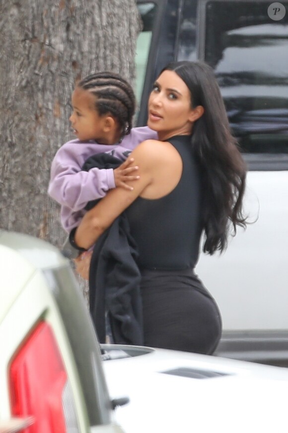 Kim Kardashian et son fils Saint West - Les Kardashians arrivent à la messe dominicale de K.West à Los Angeles, le 26 mai 2019.