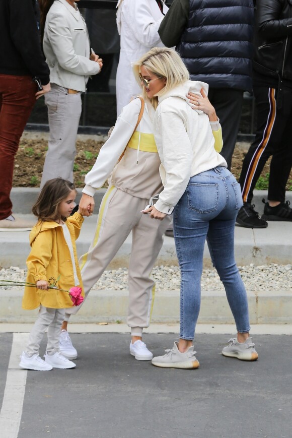 Khloe Kardashian - Les Kardashians arrivent à la messe dominicale de K.West à Los Angeles, le 26 mai 2019.