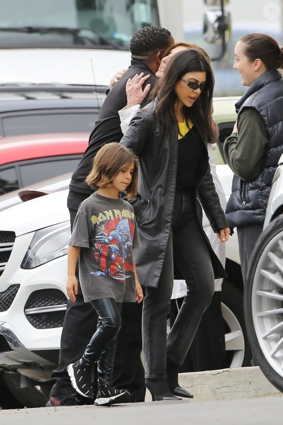 Kourtney Kardashian et sa fille Penelope Disick - Les Kardashians arrivent à la messe dominicale de K.West à Los Angeles, le 26 mai 2019.