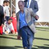 Le prince William joue au foot avec des étudiants à la "Ramallah Friends School", le 27 juin 2018.
