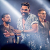 Le chanteur brésilien Gabriel Diniz en concert, le 19 avril 2019