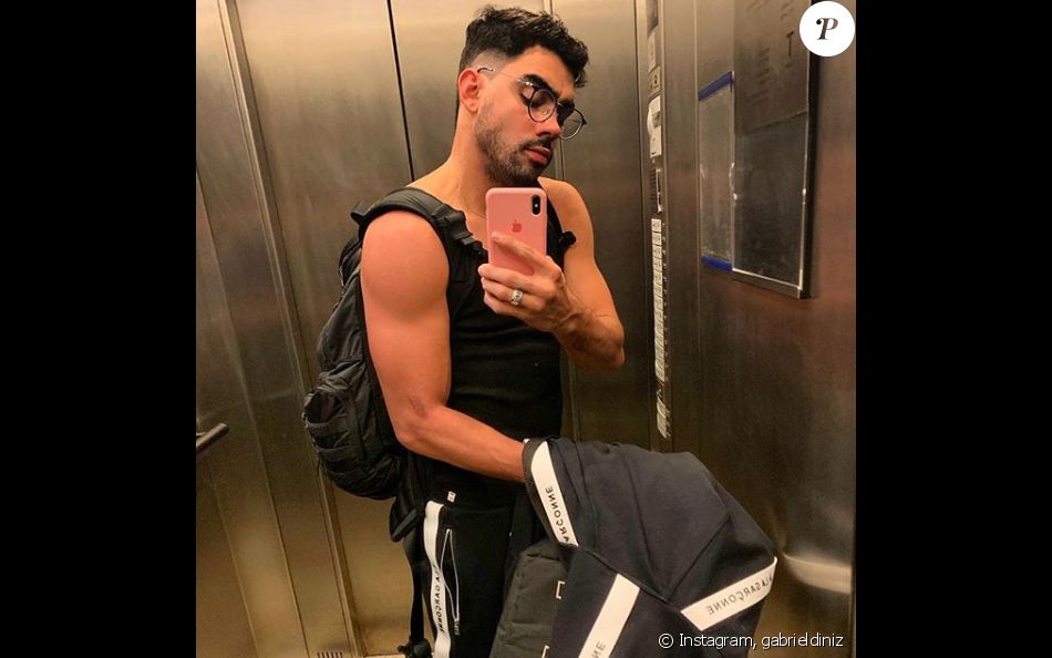 Gabriel Diniz en  mode  selfie  sur Instagram le 6 avril 