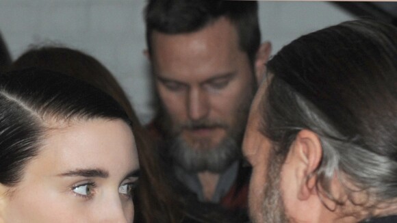 Rooney Mara fiancée en secret à Joaquin Phoenix ? Ce signe qui ne trompe pas