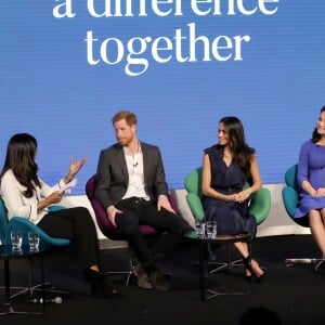 Le prince William, duc de Cambridge, Catherine (Kate) Middleton, duchesse de Cambridge (enceinte), le prince Harry et sa fiancée Meghan Markle assistent au premier forum annuel de la Royal Foundation qui se tient à Aviva le 28 février 2018 à Londres, en Angleterre.