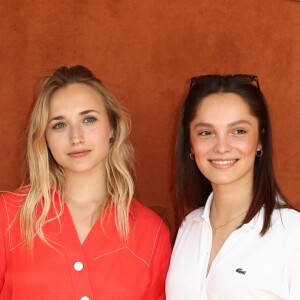 Chloé Jouannet et Lola Le Lann au village lors des internationaux de tennis de Roland-Garros à Paris, France, le 1 juin 2019. © Jacovides-Moreau/Bestimage