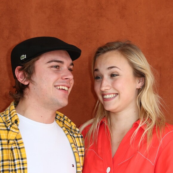 Zacharie Chasseriaud et sa compagne Chloé Jouannet au village lors des internationaux de tennis de Roland-Garros à Paris, France, le 1 juin 2019. © Jacovides-Moreau/Bestimage