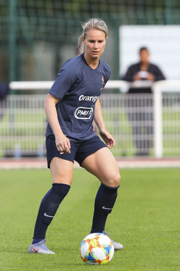 Amandine Henry lors de l'entrainement de l'équipe de France féminine de football, avant la coupe du monde, à Clairefontaine-sur-Yvelines, France, le 24 mai 2019.