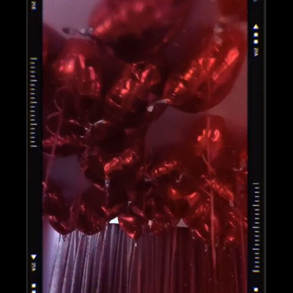 Ballons rouges en forme de coeur, bougies, fleurs,... Tom Kaulitz a organisé beaucoup de surprises pour les 46 ans de sa chérie Heidi Klum le 1er juin 2019.