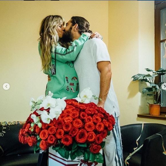 Heidi Klum et son amoureux Tom Kaulitz s'embrassent pour son anniversaire le 1er juin 2019.