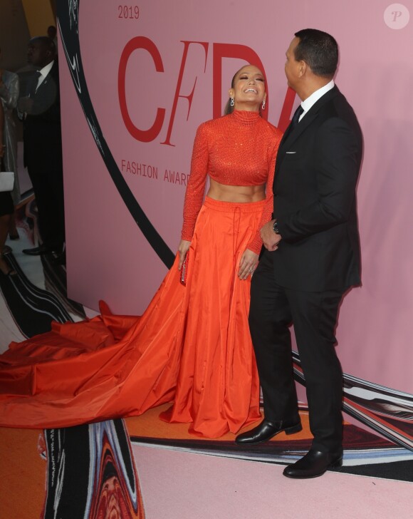 Jennifer Lopez et son fiancé Alex Rodriguez assistent aux CFDA Fashion Awards 2019 au Brooklyn Museum. Brooklyn, le 3 juin 2019.