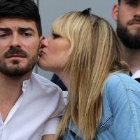 Joy Esther et Andréa Condorelli : Tendres baisers en tribunes à Roland-Garros