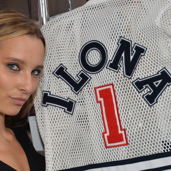 Ilona Smet au backstage de la 10ème édition du "Etam Live Show" (Etam Lingerie) lors de la Fashion Week à l'école nationale supérieure des beaux-arts à Paris, France, le 26 septembre 2017.