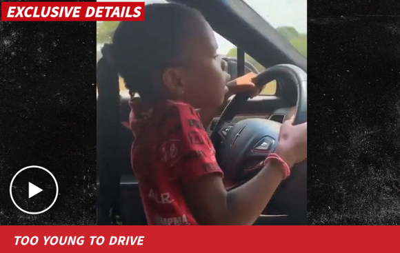 La fille de Young Thug, 10 ans à peine, au volant d'une voiture accompagnée par sa maman. La vidéo a été obtenue par le site TMZ.com, le 4 mai 2019.