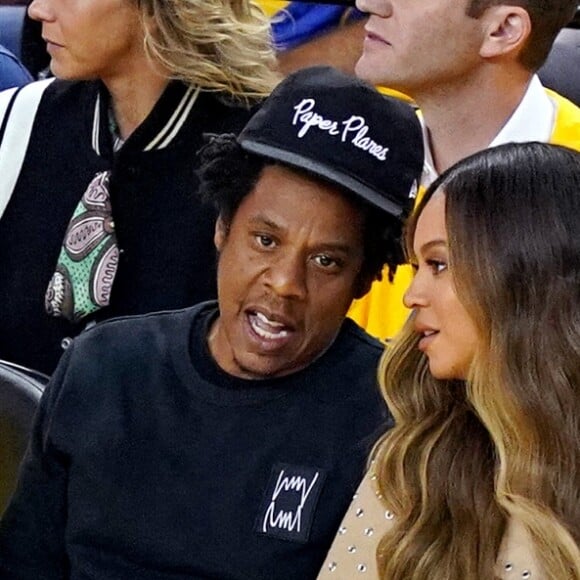 Jay-Z et Beyoncé assistent au troisième match de la finale de NBA opposant Golden State Warriors aux Toronto Raptors à l'Oracle Arena. Oakland, le 5 juin 2019.