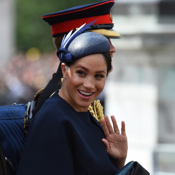 Le prince Harry, duc de Sussex, et Meghan Markle, duchesse de Sussex, lors de la parade Trooping the Colour à Londres le 8 juin 2019. La duchesse portait pour l'occasion une nouvelle bague à l'annulaire de la main gauche.