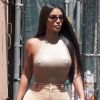 Kim Kardashian quitte le restaurant Emilio dans le quartier de Encino à Los Angeles, le 7 juin 2019.