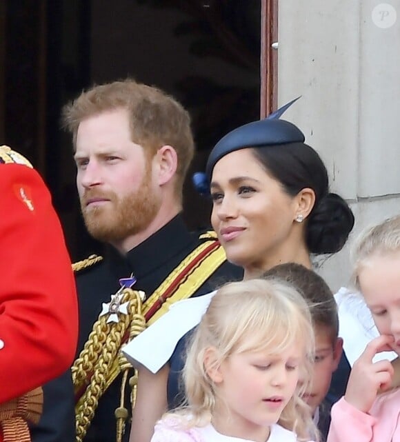 Le prince Harry, duc de Sussex, et Meghan Markle, duchesse de Sussex au balcon du palais de Buckingham lors de la parade Trooping the Colour à Londres, le 8 juin 2019.