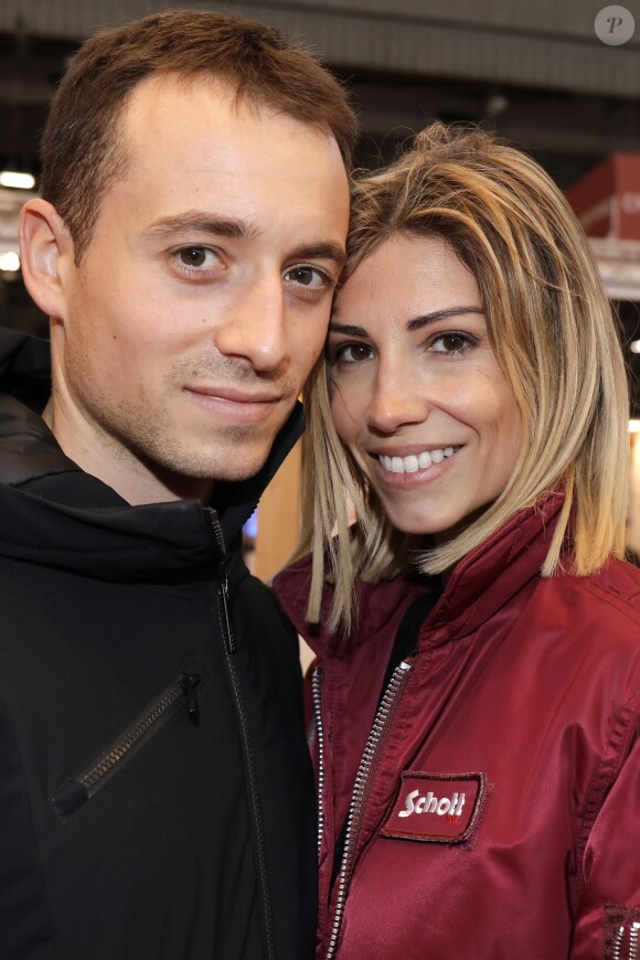 Hugo Clément et Alexandra Rosenfeld (Miss France 2006) lors du salon du livre de Paris le 16 mars 2019. © Cédric Perrin/Bestimage