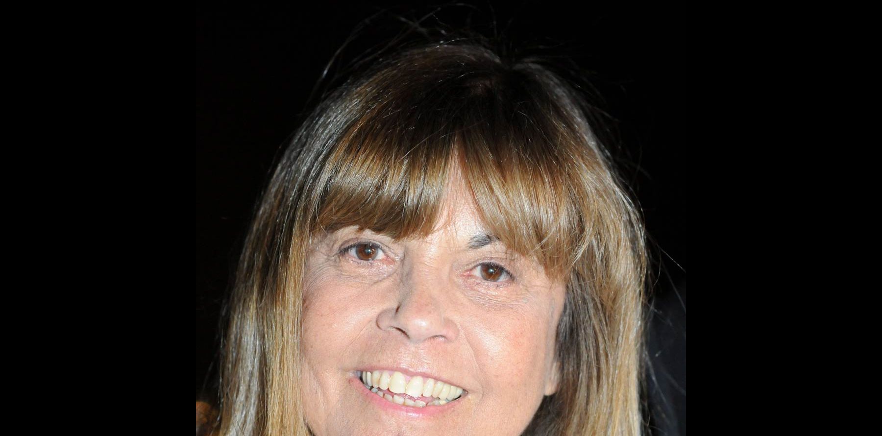 Quel Est L âge De Chantal Goya Chantal Goya blessée et bloquée dans son lit... a aussi une poussière