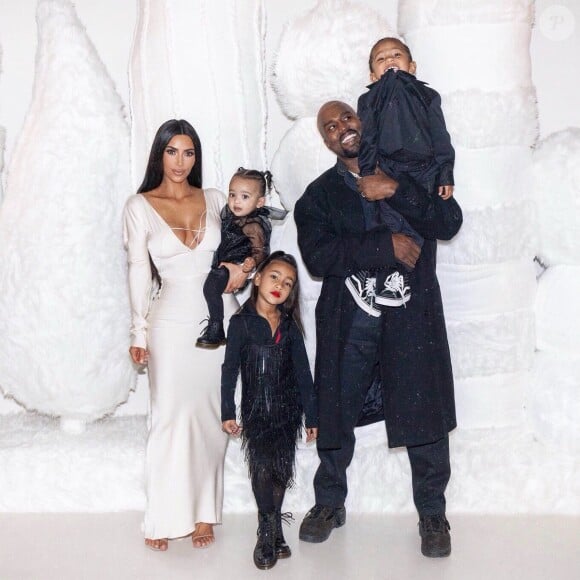 Kim Kardashian, Kanye West et leurs trois enfants North, Saint et Chicago fêtent le réveillon de Noël. Calabasas, le 24 décembre 2018.