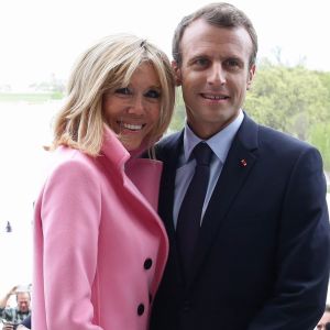 Le Président de la République Emmanuel Macron et sa femme la Première Dame Brigitte Macron (Trogneux) - Le Président de la République Emmanuel Macron et sa femme la Première Dame Brigitte Macron (Trogneux) visitent le Mémorial de Lincoln (Lincoln Memorial) à Washington, le 23 avril 2018. © Stéphane Lemouton/Bestimage