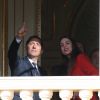 Gad Elmaleh et sa compagne Charlotte Casiraghi - Présentation de la princesse Gabriella et du prince Jacques de Monaco au balcon du palais princier de Monaco, le 7 janvier 2015, à la population monégasque en présence de la famille princière.